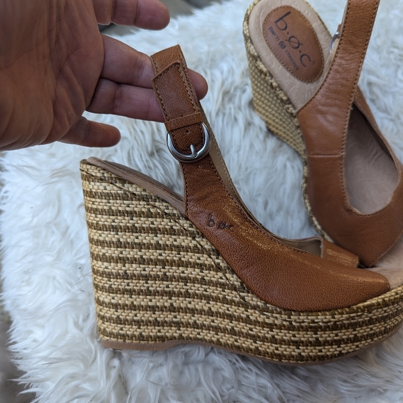B.O.C Tan Leather Wedge Sandals Size 7/38 - Picture 3 of 6